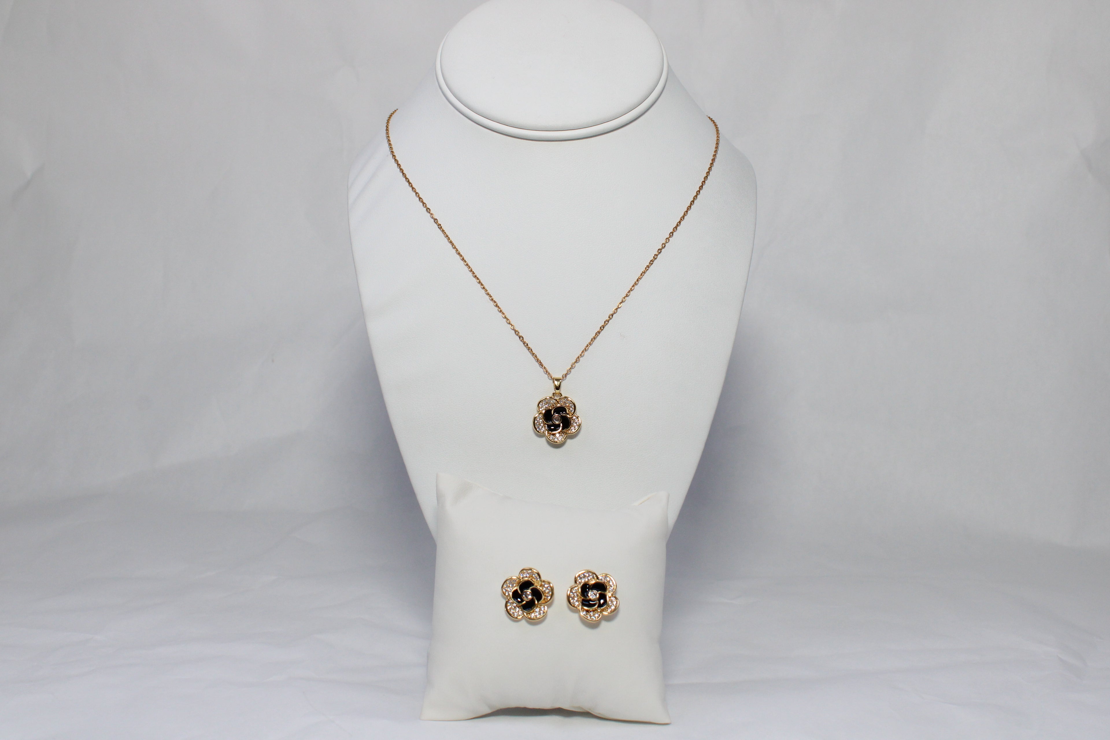 Golden Bloom Set | 18K Gold-Filled Floral Jewelry Set | Stainless Steel