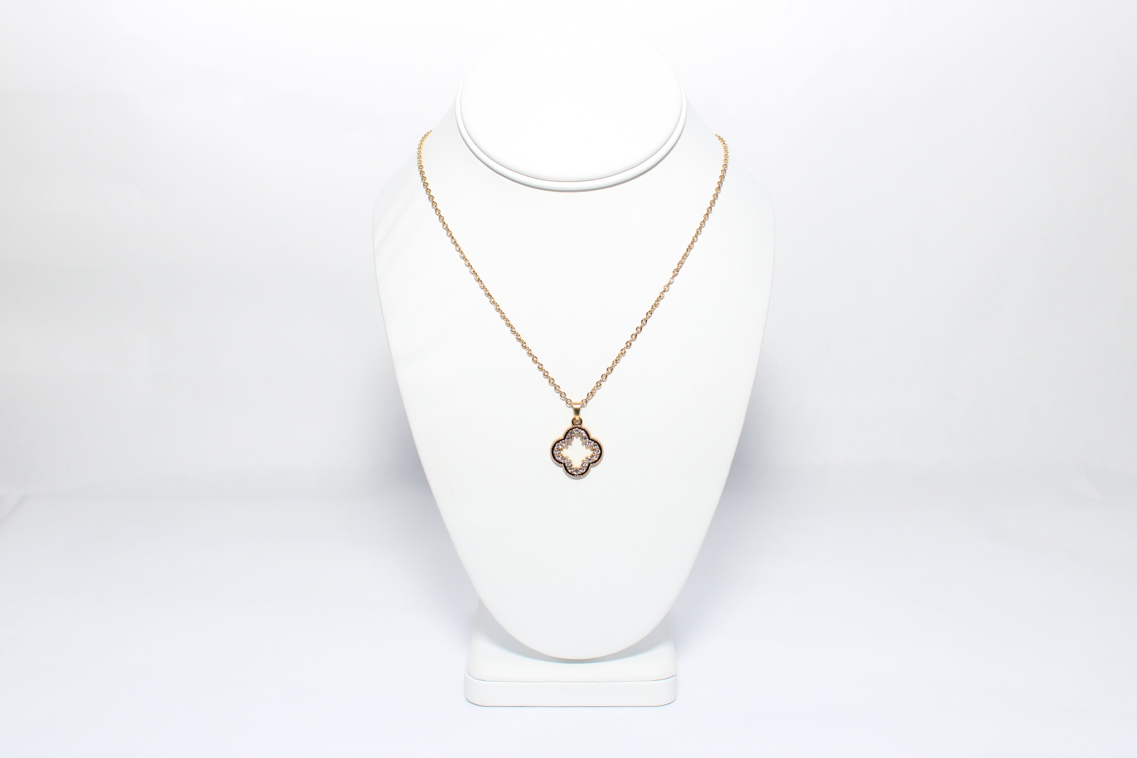 Serene Bloom | 18K Gold-Filled Mother of Pearl Clover Necklace | Stainless Steel