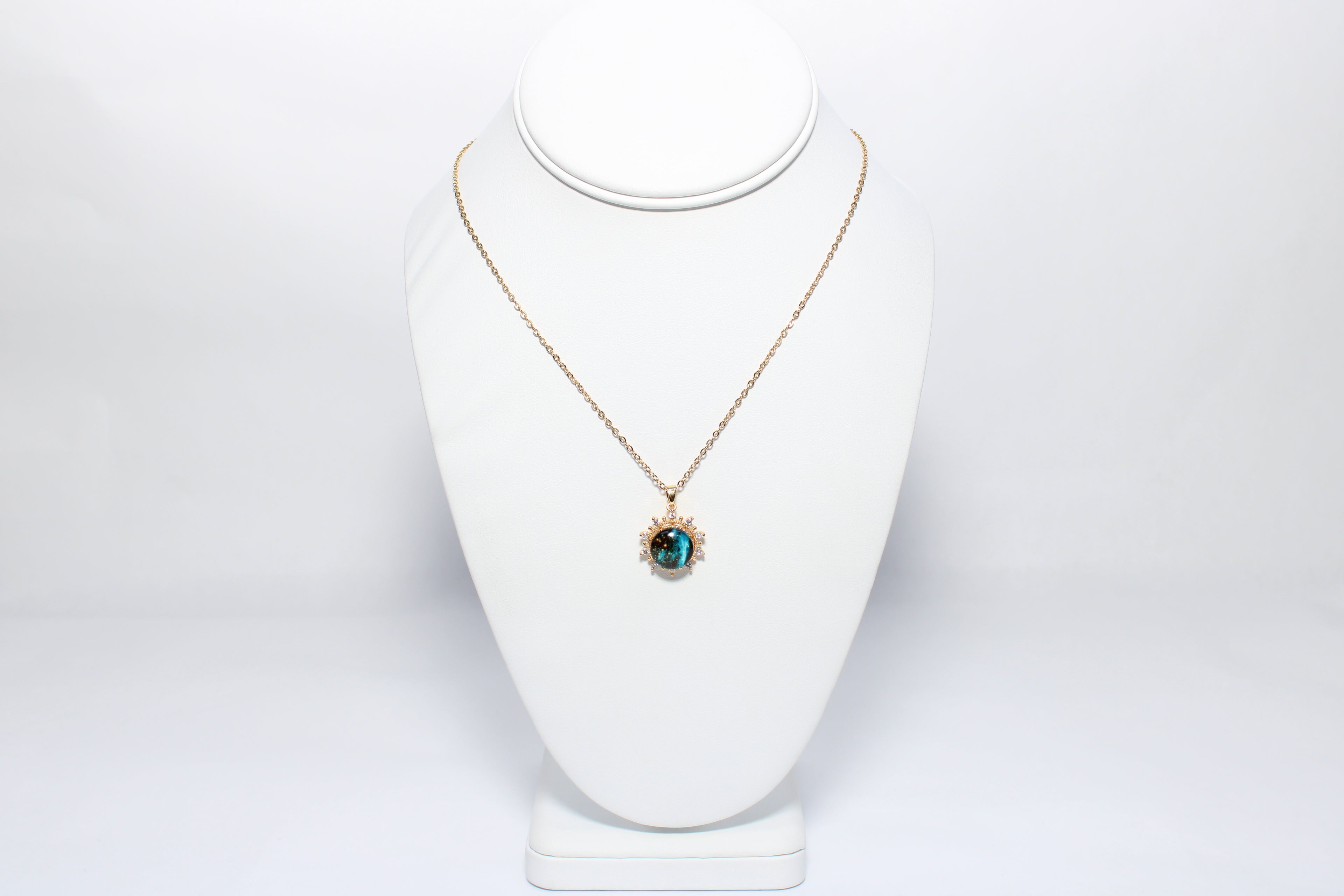 Aurora Flame | 18K Gold-Filled Galaxy Pendant Necklace | Stainless Steel