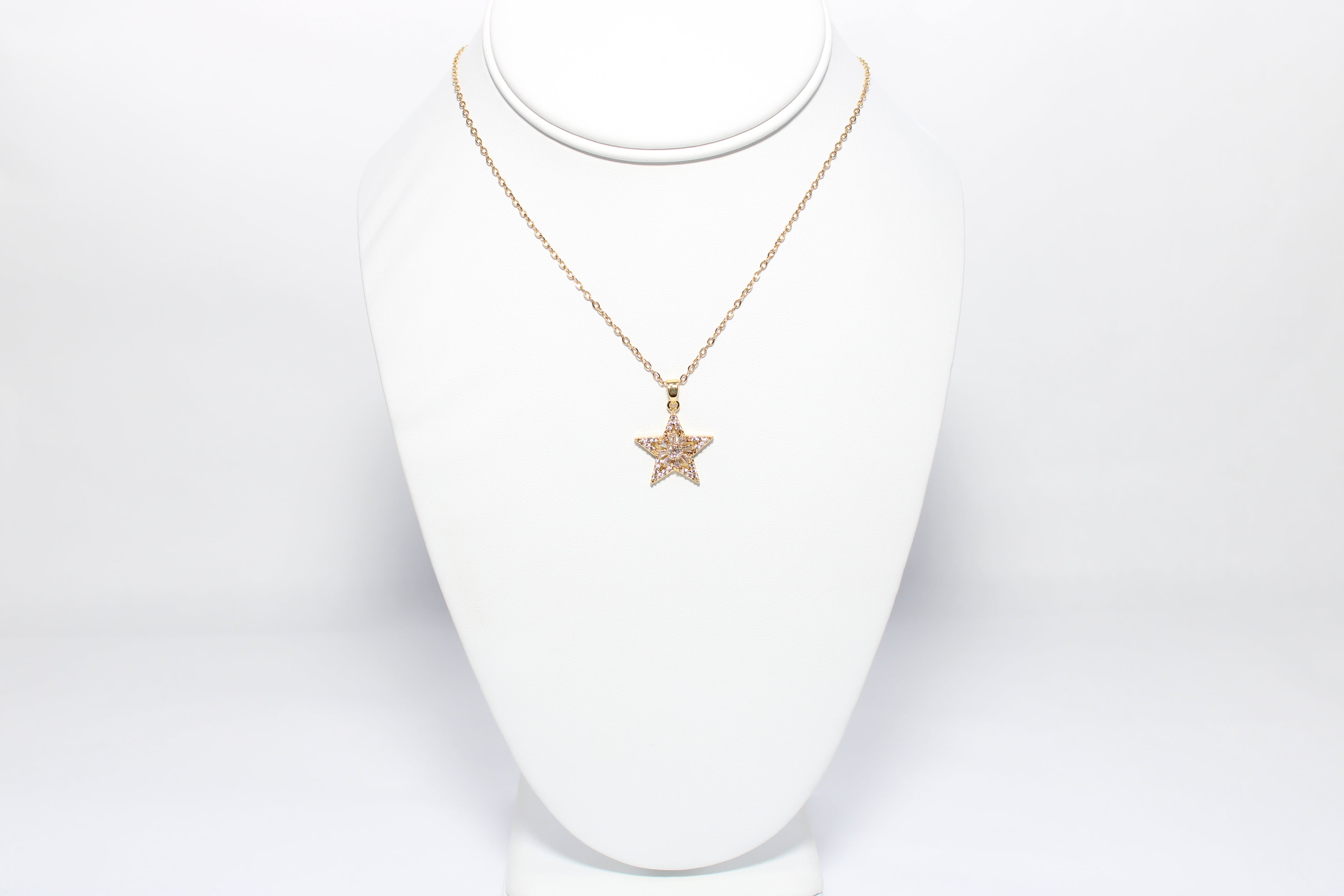 Regal Bloom | 18K Gold-Filled Star Necklace | Stainless Steel