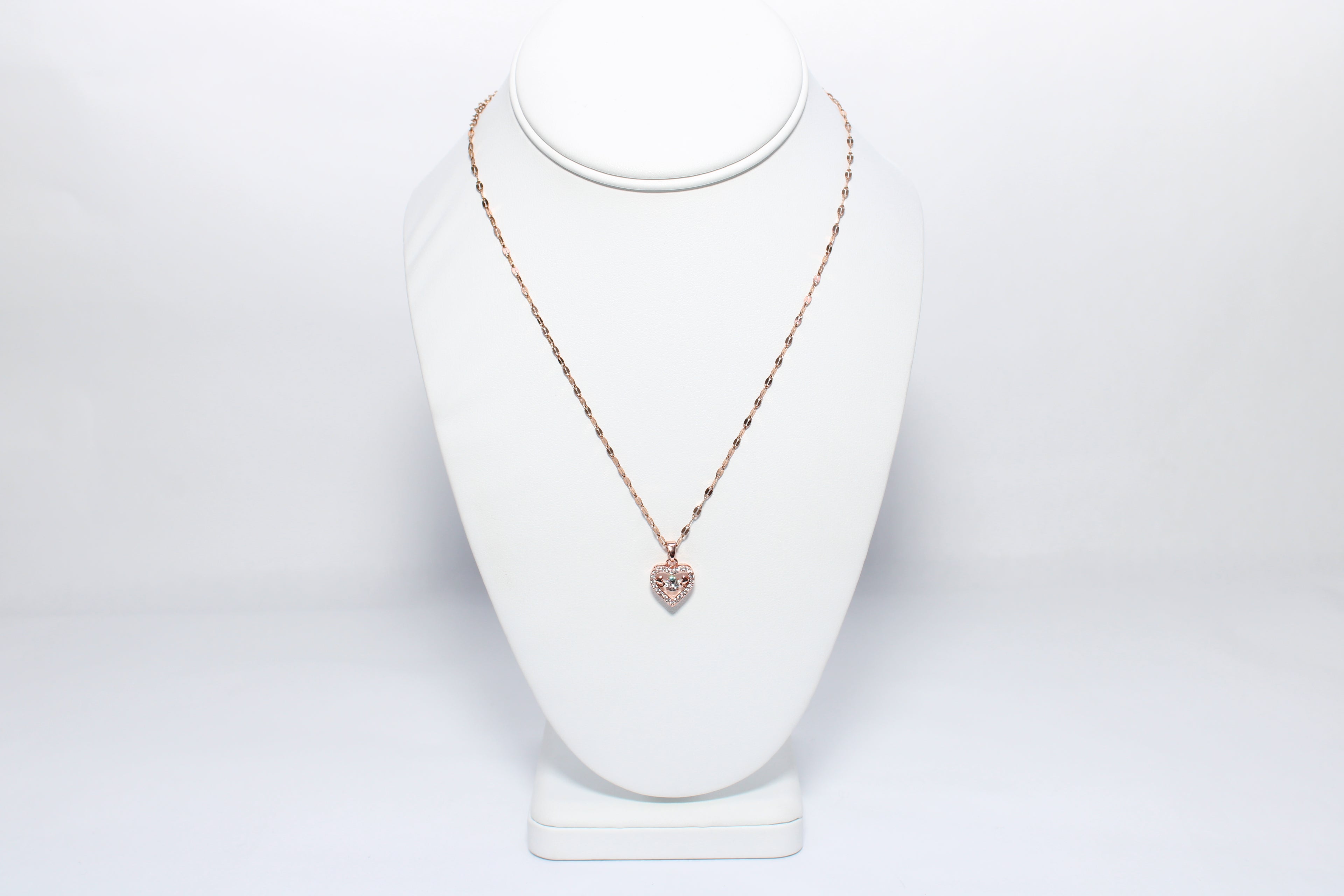 Golden Bliss | 18K Gold-Filled Heart Necklace | Stainless Steel