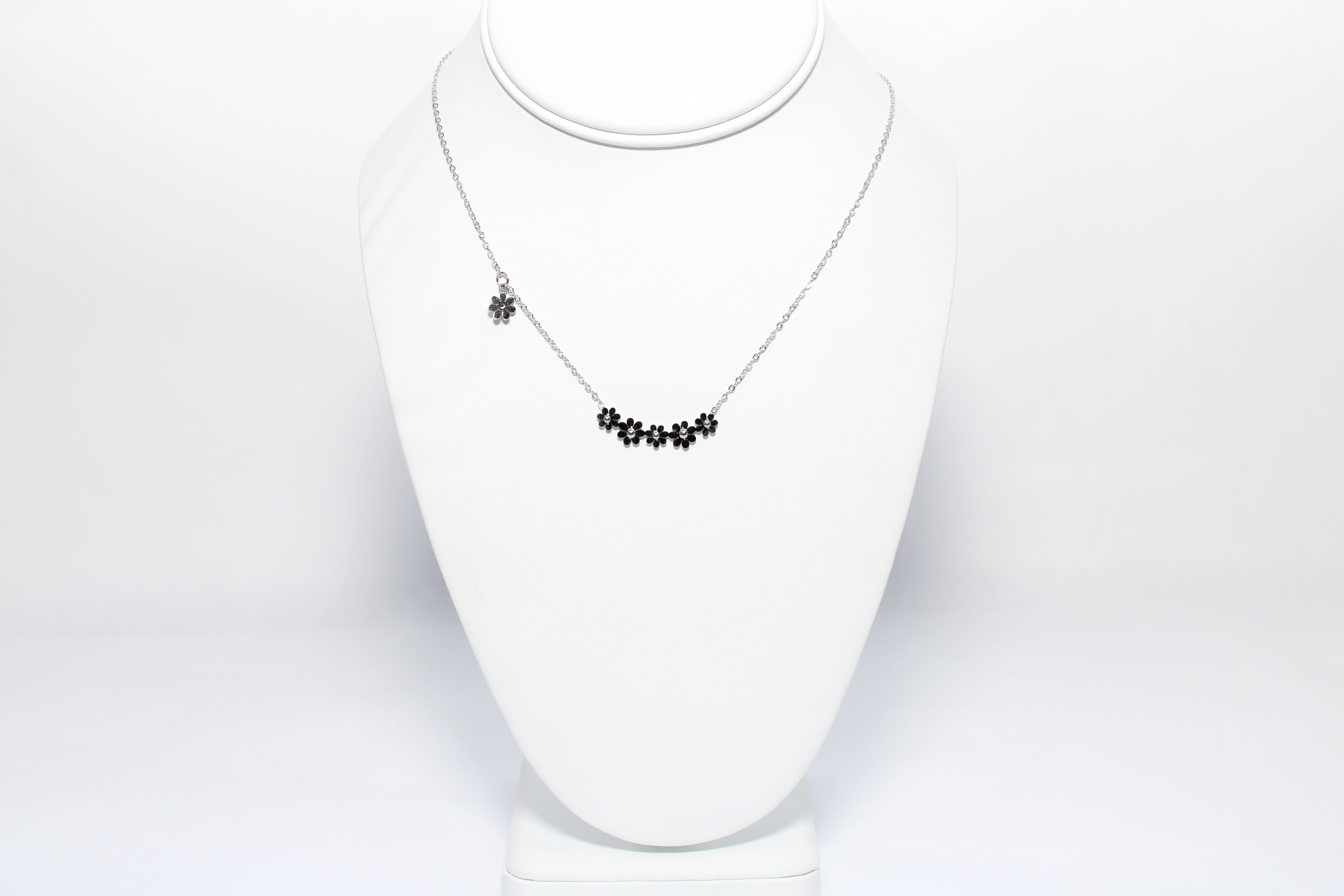 Soul Star | 18K Gold-Filled Black Enamel Flower Necklace | Stainless Steel