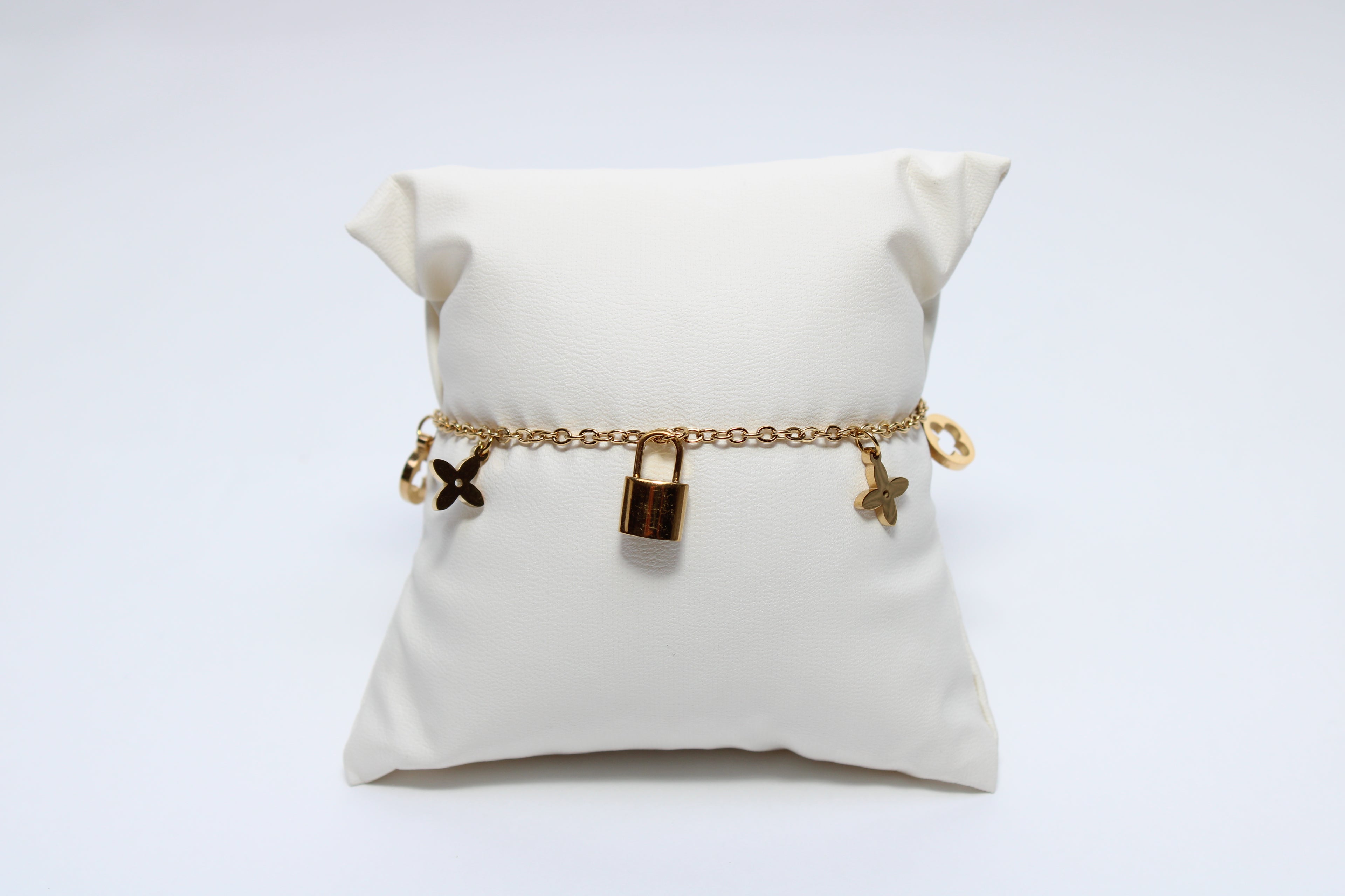 Aurora Gleam | 18K Gold-Filled Charm Bracelet with Lock Pendant | Stainless Steel
