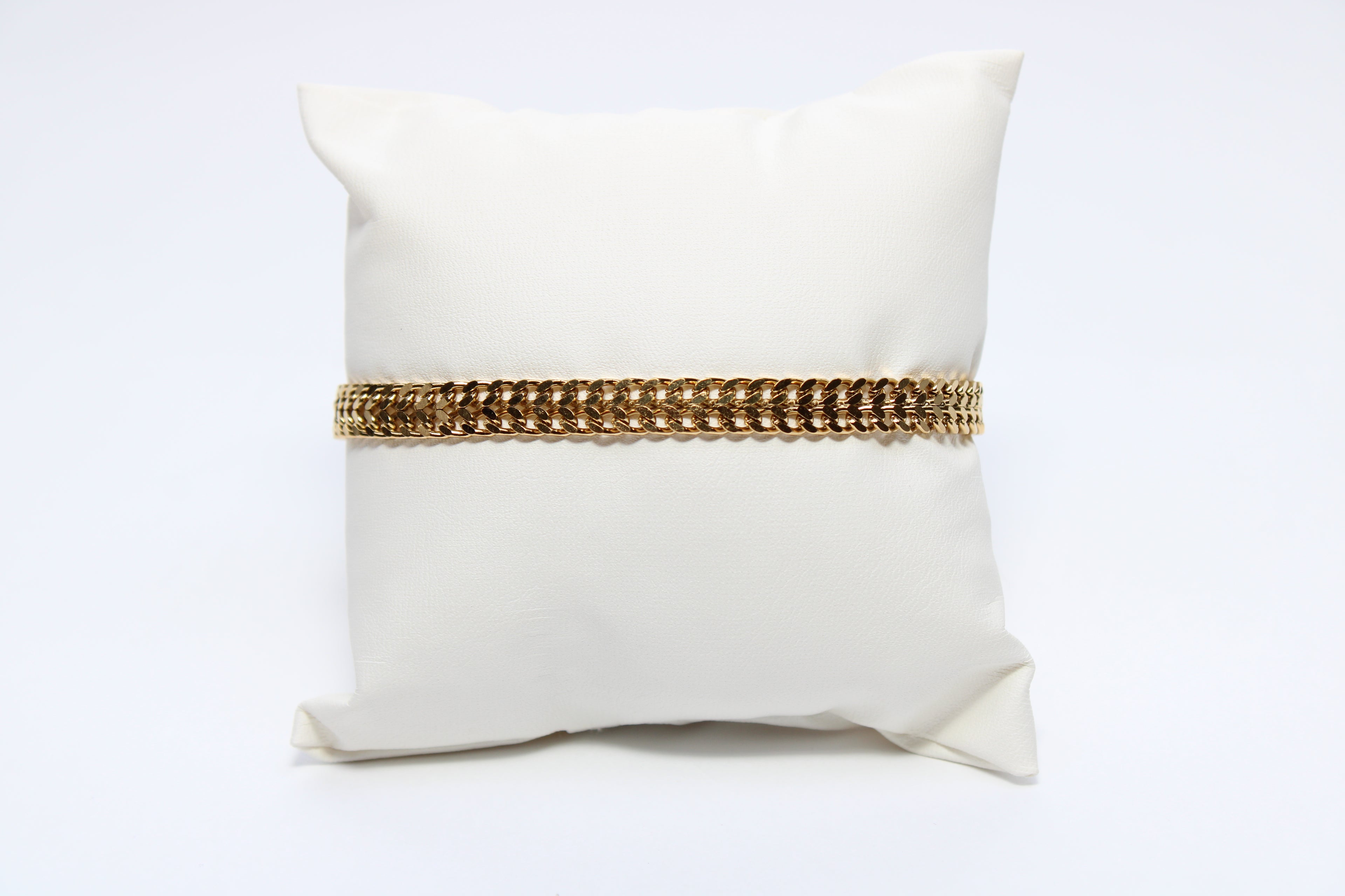 Sacred Charm | 18K Gold-Filled Cuban Chain Bracelet | Stainless Steel