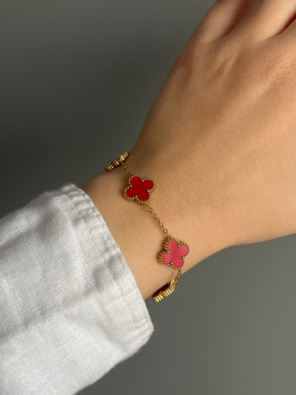 Serene Spark | 18K Gold-Filled Red Clover Bracelet | Stainless Steel