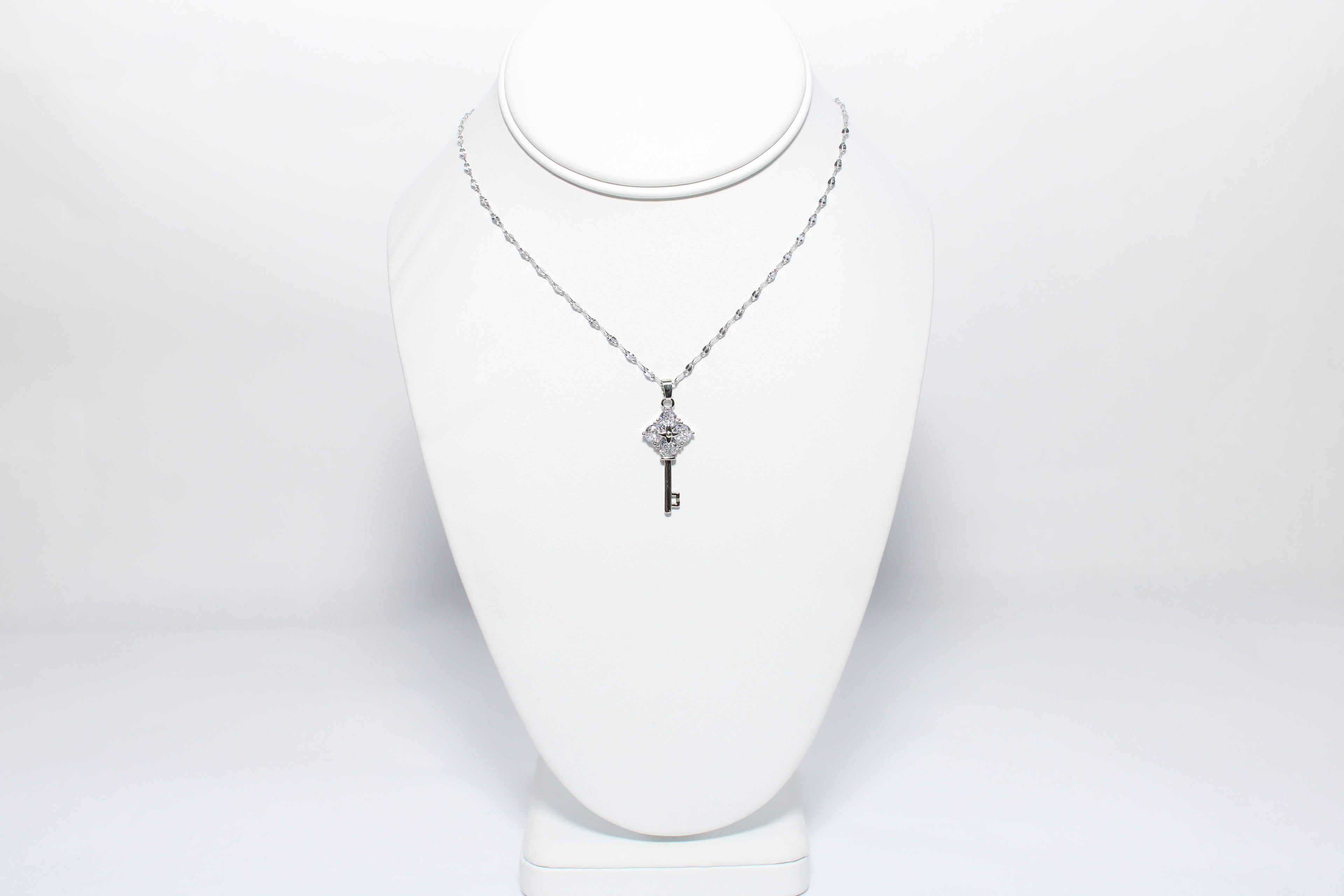 Ethereal Bond | 18K Gold-Filled Key Pendant Necklace | Stainless Steel