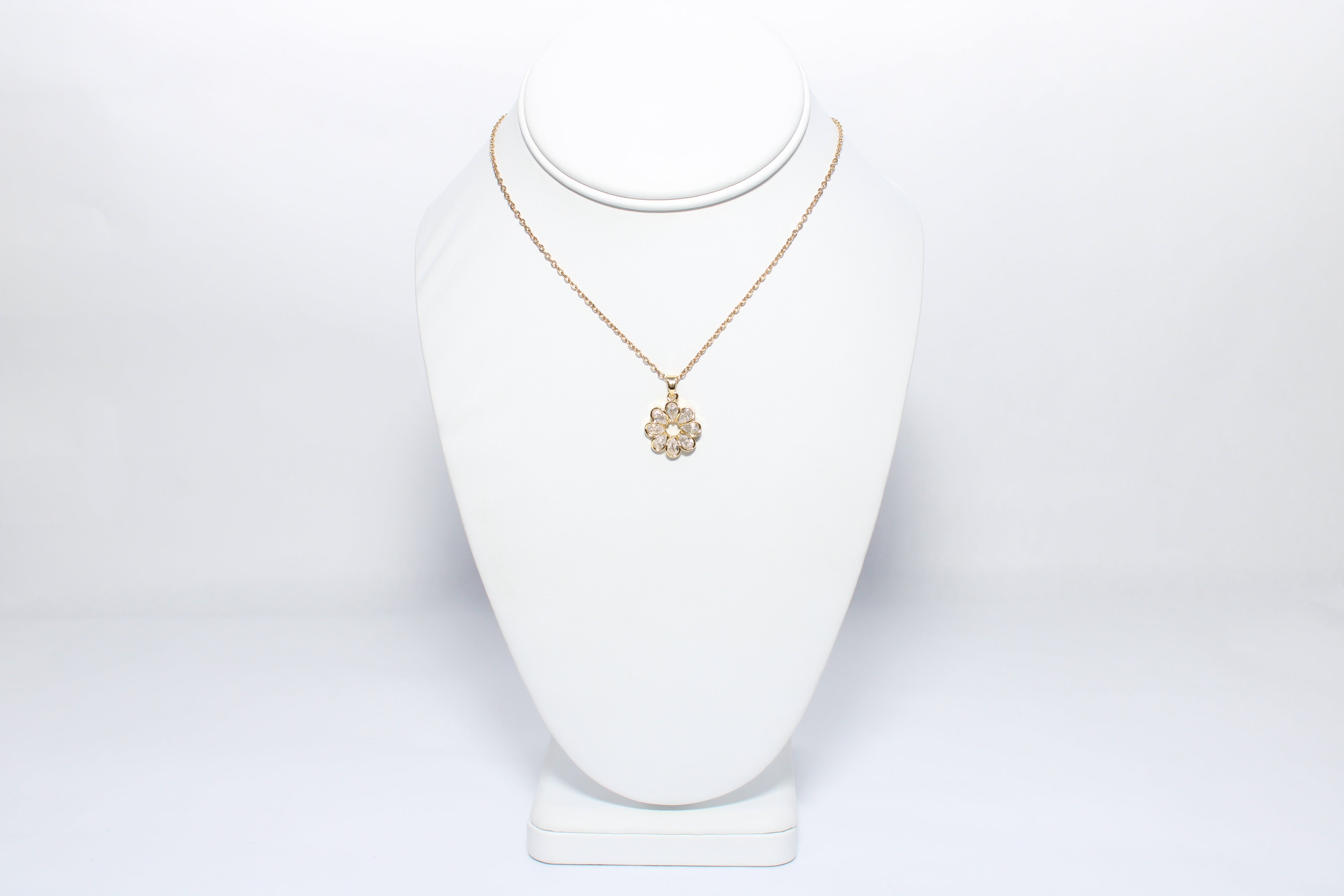 Regal Muse | 18K Gold-Filled Floral Pendant Necklace | Stainless Steel