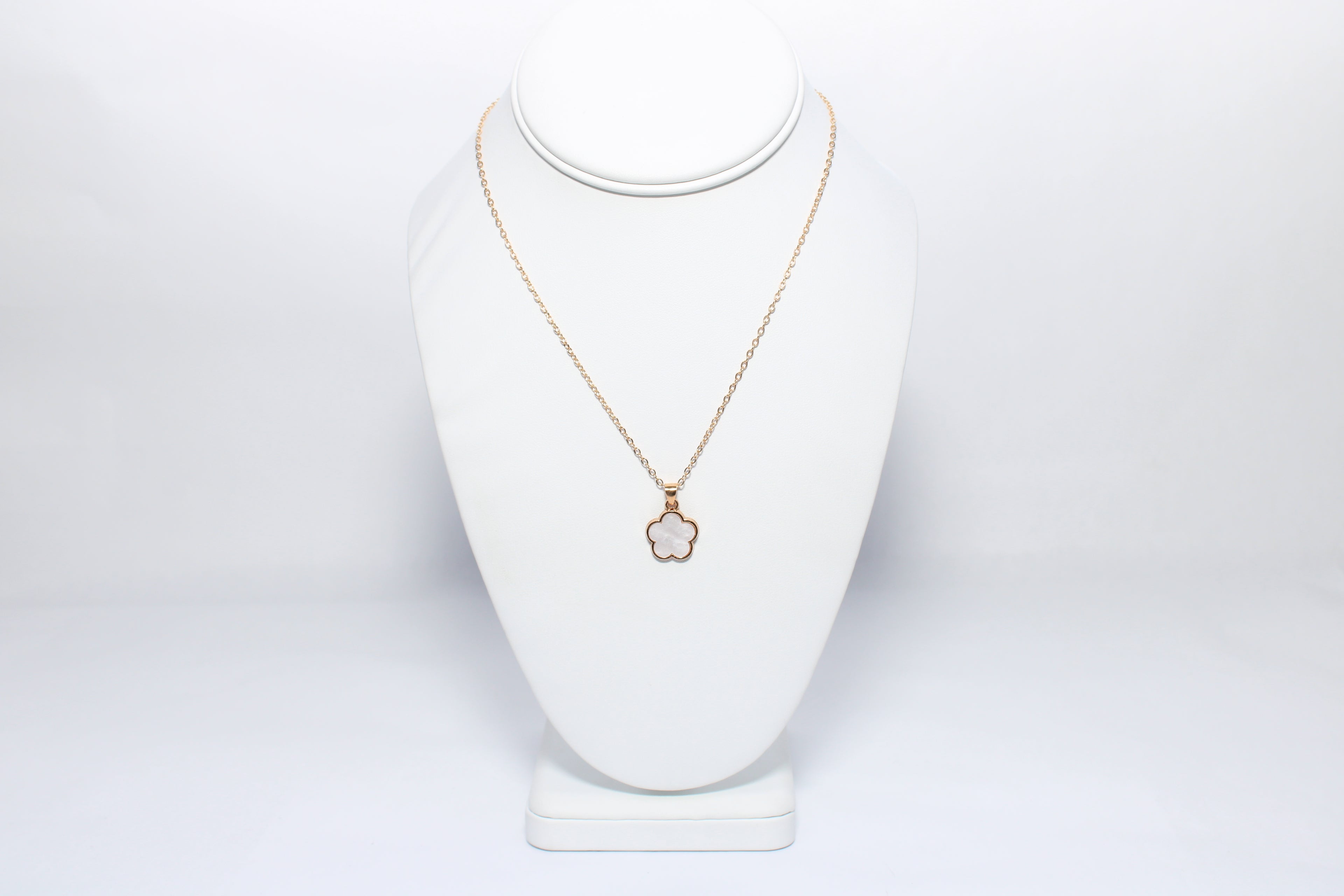 Lush Flow | 18K Gold-Filled Floral Shell Pendant Necklace | Stainless Steel