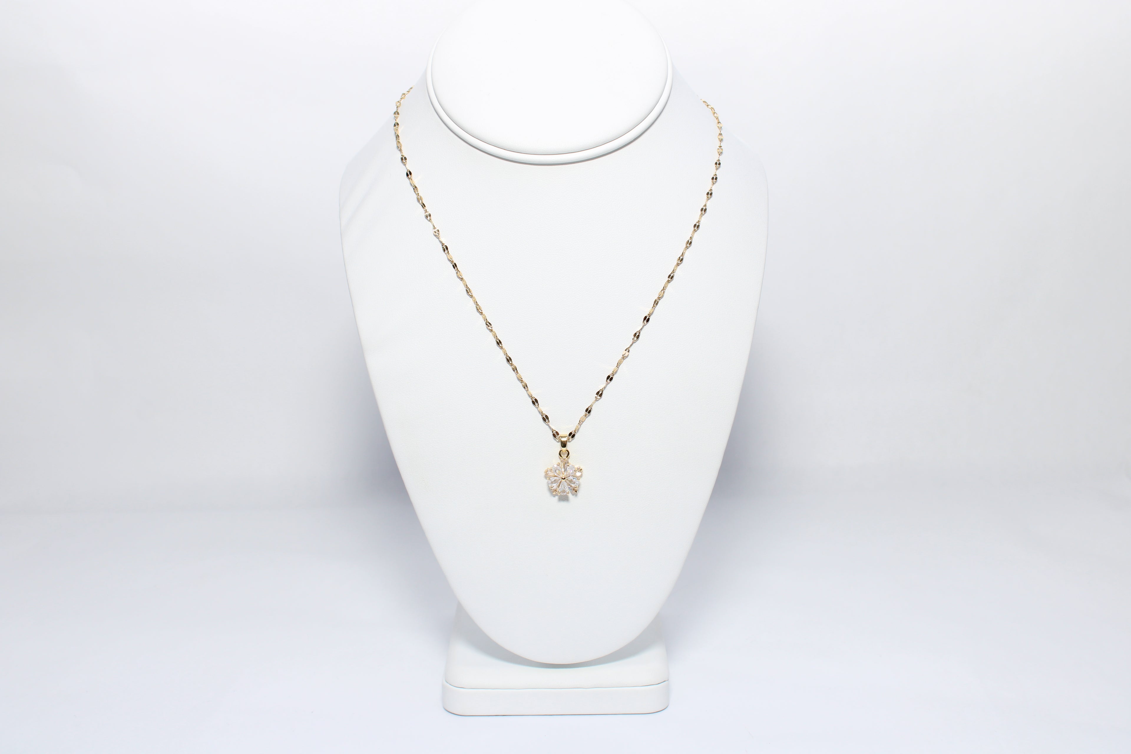 Secret Garden | 18K Gold-Filled Floral Pendant Necklace | Stainless Steel