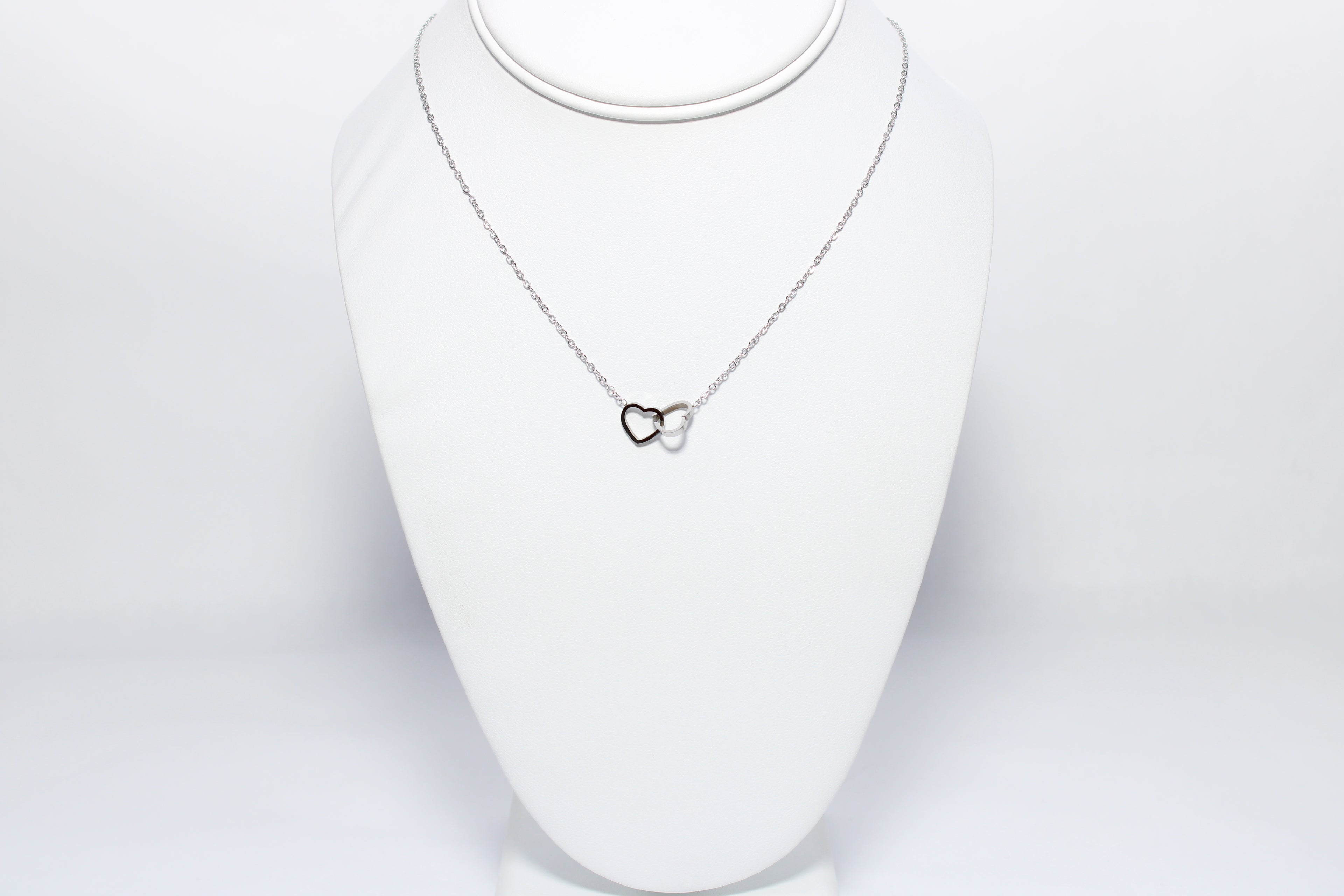 Endless Bond | 18K Gold-Filled Interlocking Heart Necklace | Stainless Steel