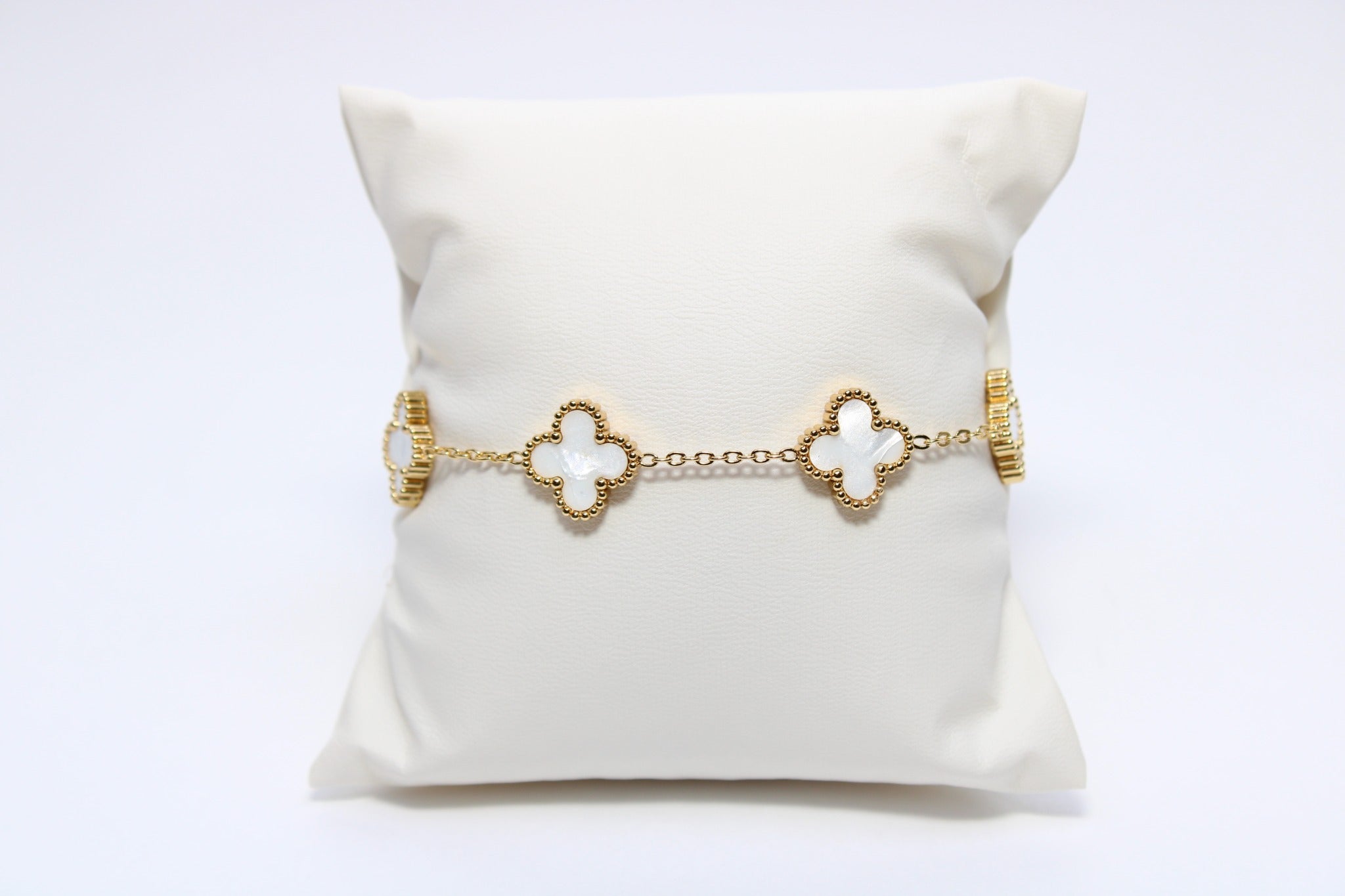 Royal Bond | 18K Gold-Filled White Clover Bracelet | Stainless Steel