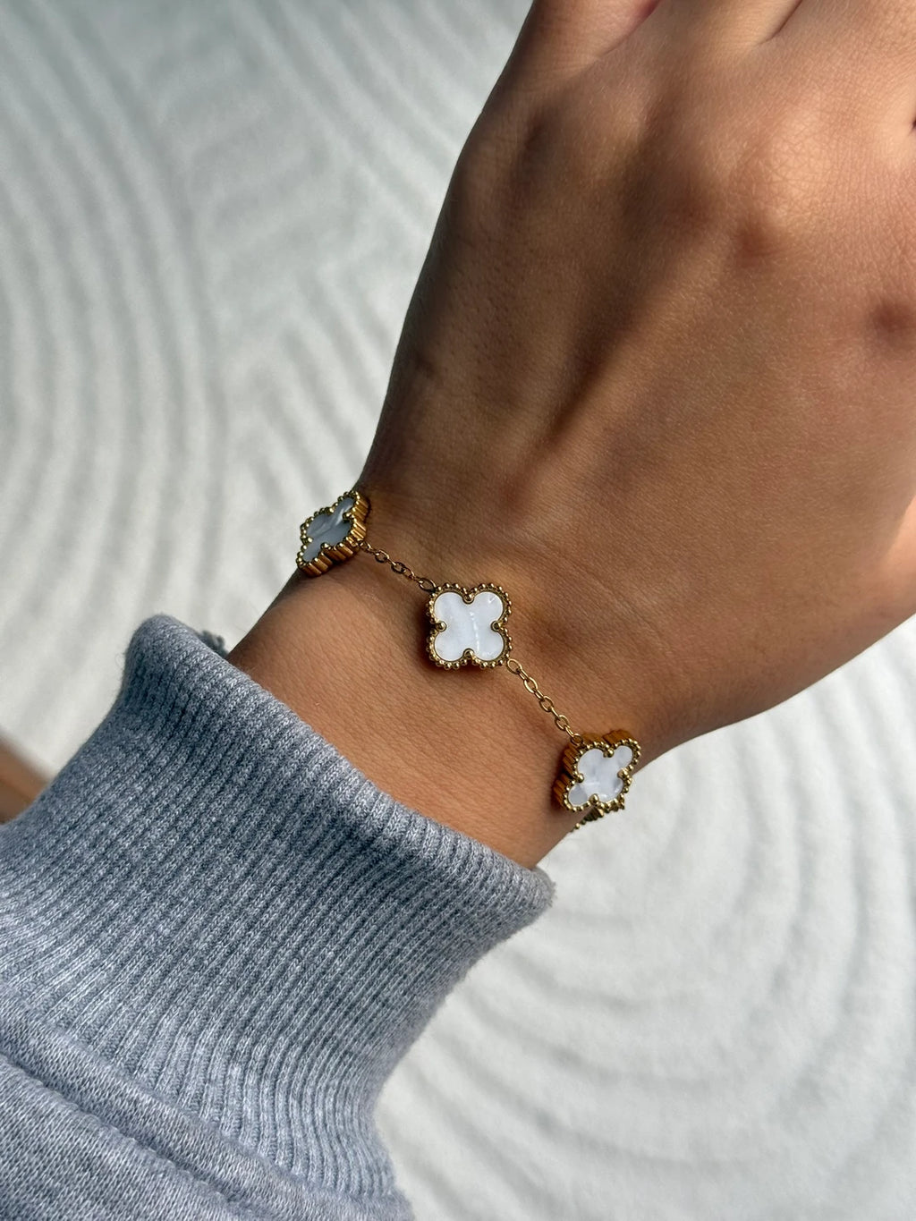 Royal Bond | 18K Gold-Filled White Clover Bracelet | Stainless Steel